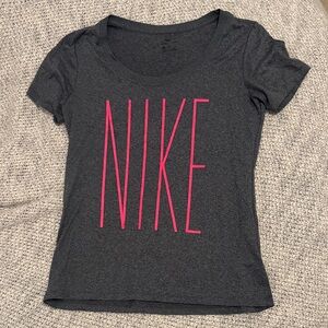 Nike Women’s Graphic T-Shirt Small – Gray with Hot Pink Logo